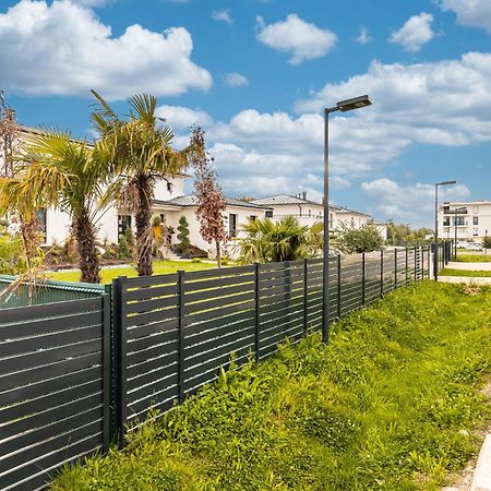 King Size Bed - Free Private Parking - Garden & Terrace - 14Min From Disneyland Ferrières-en-Brie Exterior foto